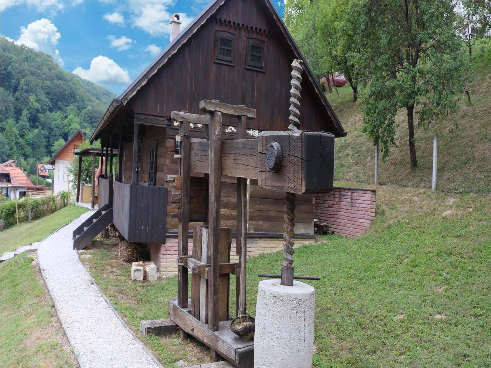 Tradicionalna Zagorska Drvena Kuca Stara Murva Tuheljske Toplice Exterior foto